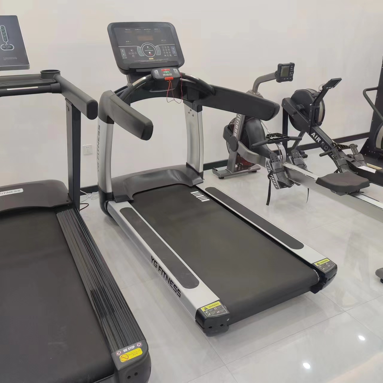 ジム用電動トレッドミル 3馬力 プロ仕様 ジムランニングマシ - Quality Running Gear のレビューと価格